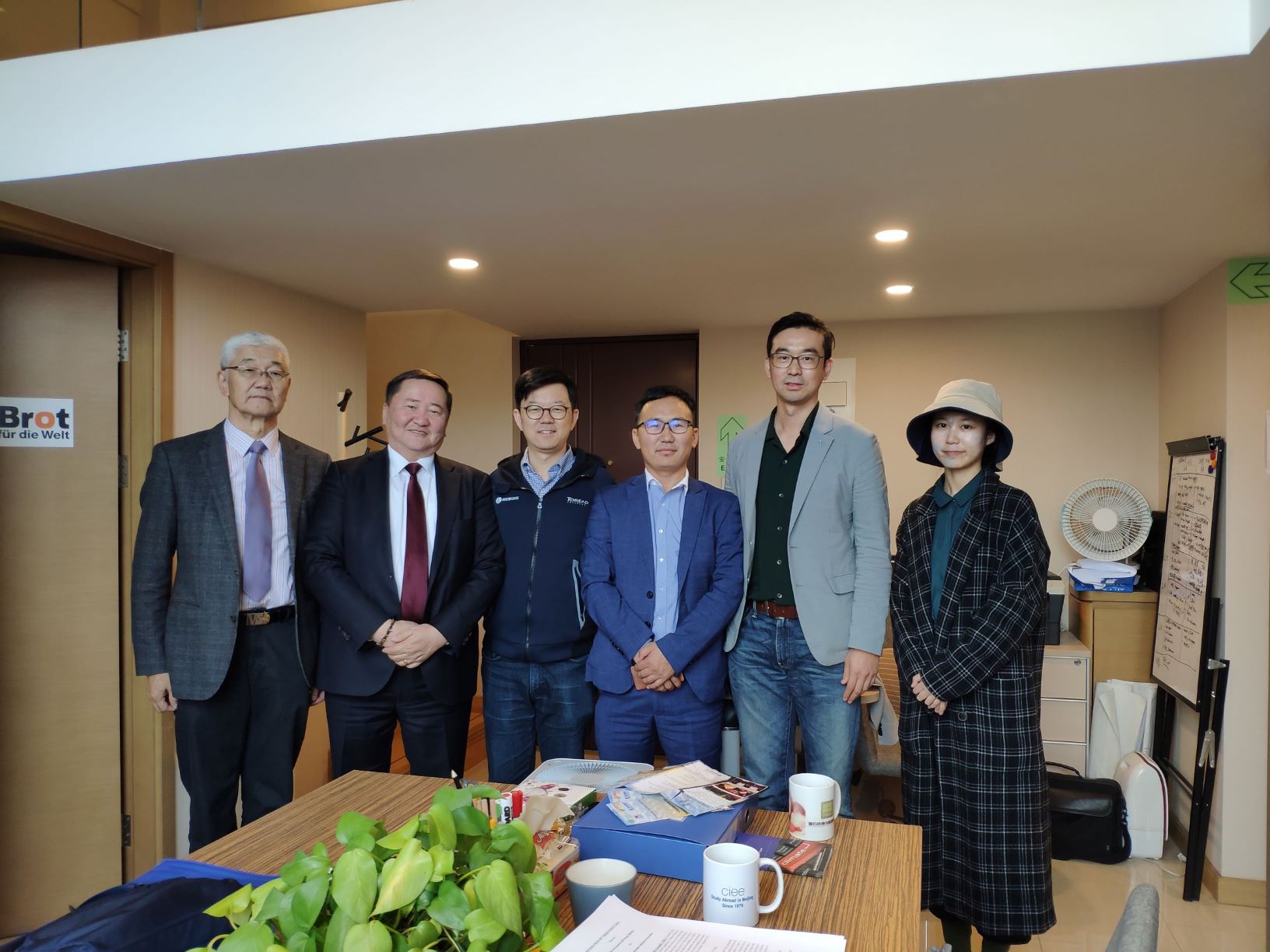 1572234316977167.jpg Group photo 1.jpg